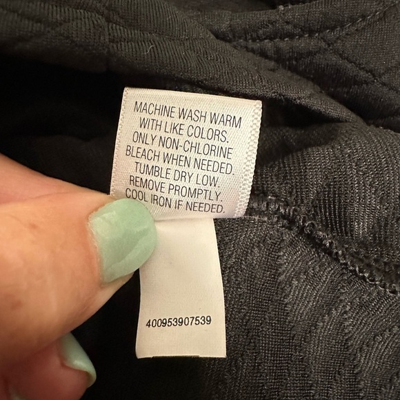 APT. 9 Black Sleeveless Quilted Mock Neck Top - Picture 9 of 11